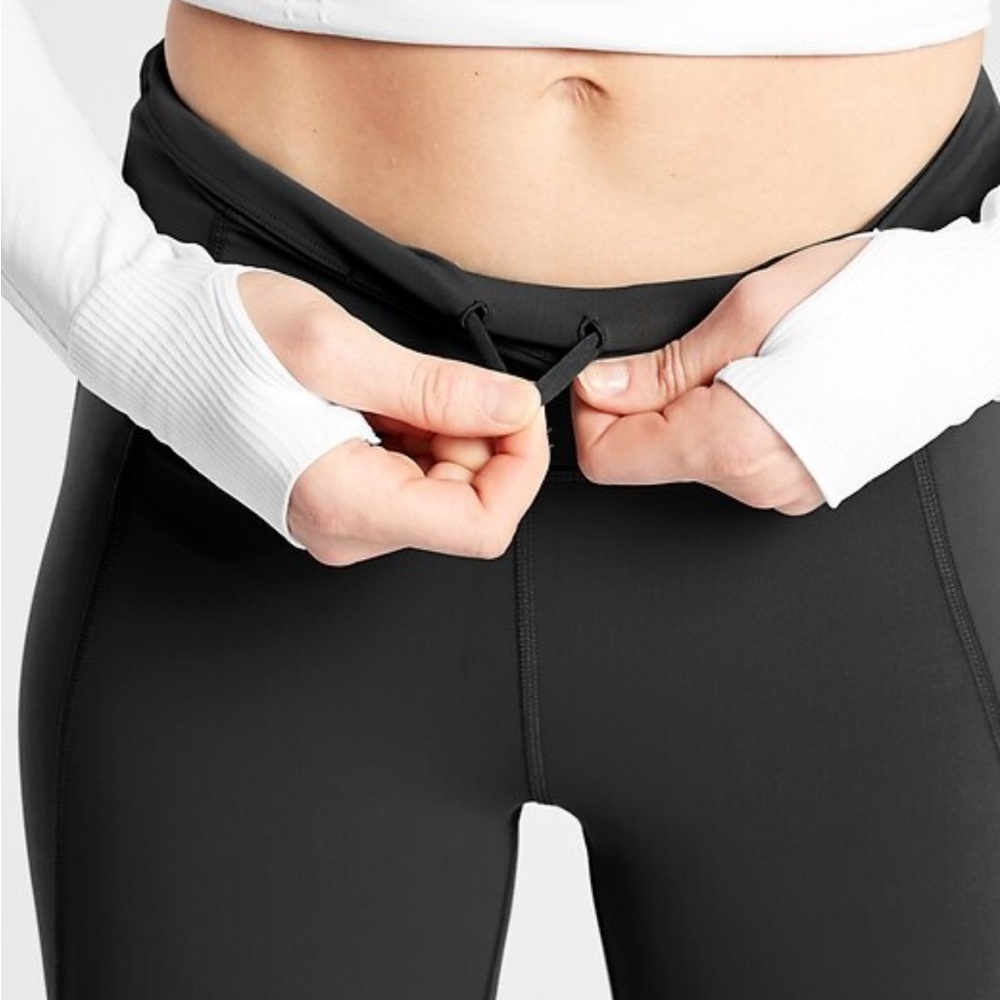 Athleta lightning stash pocket Capri - Picture 3 of 13